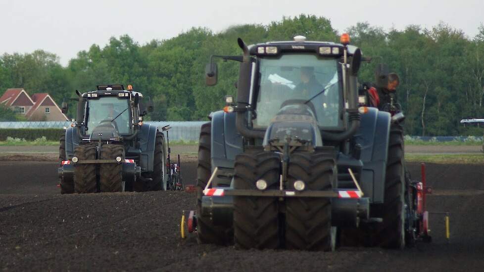 Valtra Trike`s Agrivision BV  Trekkerweb