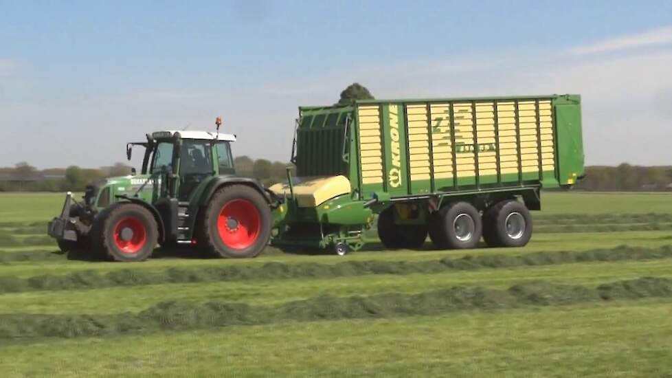 Loonbedrijf Bekkers in Erp met nieuwe KRONE ZX 450 GD opraapdoseerwagen Trekkerweb