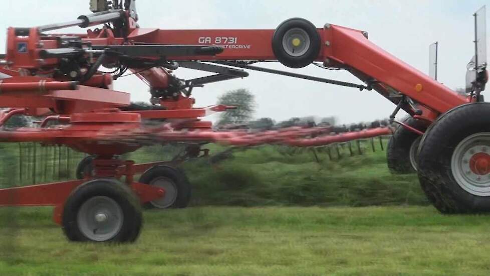 Kuhn maaiers,schudders en harken tijdens demo in Middelstum Trekkerweb