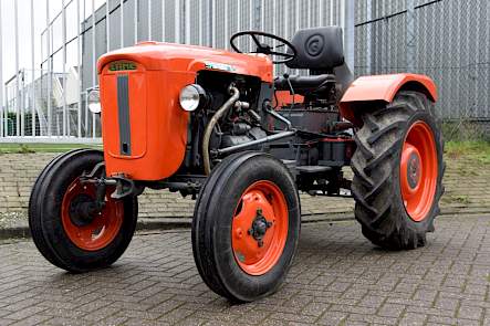 Het plaatwerk van de Sametto V is van polyester. Bang voor roest hoeft Den Ouden dus niet te zijn.