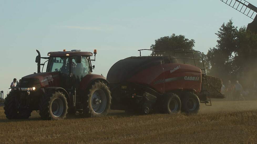 De nieuwe Case-IH LB434 grootpakpers - Trekkerweb.nl