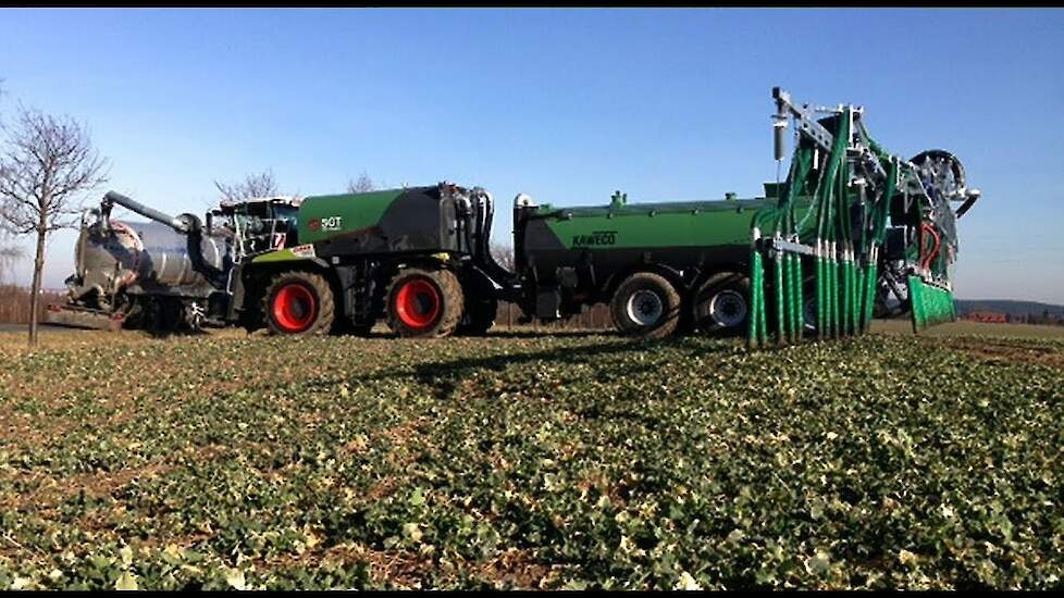 SGT Claas Xerion 4000 met 44.500 liter mesttank inhoud Trekkerweb