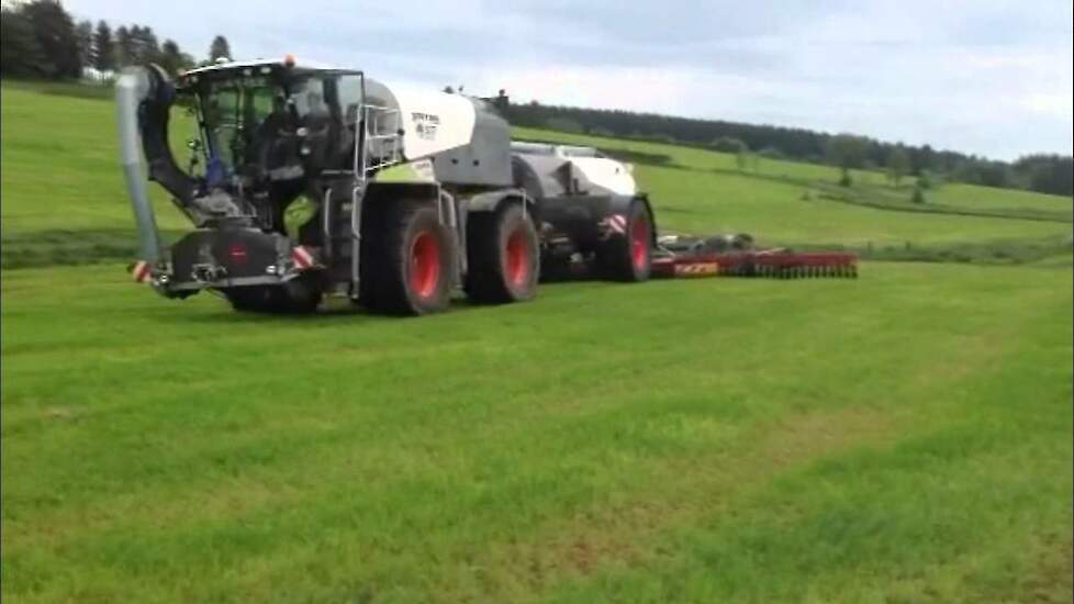 Xerion SGT met 34 kuub en 12 mtr Vredo - Trekkerweb