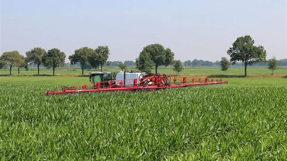 Agrifac Condor met GPS in de mais bij Loonbedrijf Hulter in Anerveen