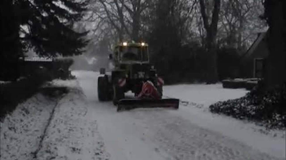 MB Trac 800 in de winterdienst - Trekkerweb.nl