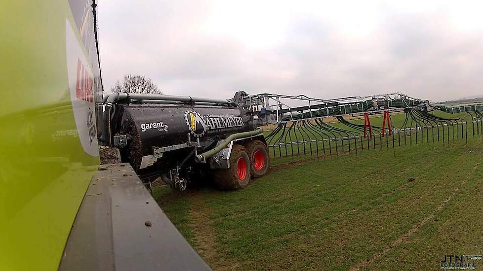 (Gopro) Gülle ausbringen mit Claas Xerion 4000 Saddle Trac mit Garant Kotte Aufbau und Tadem fass.