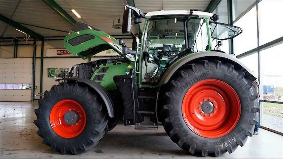 Uitleg van de Fendt 700 S4 Vario tijdens Fendt Eurotour bij Abemec Trekkerweb