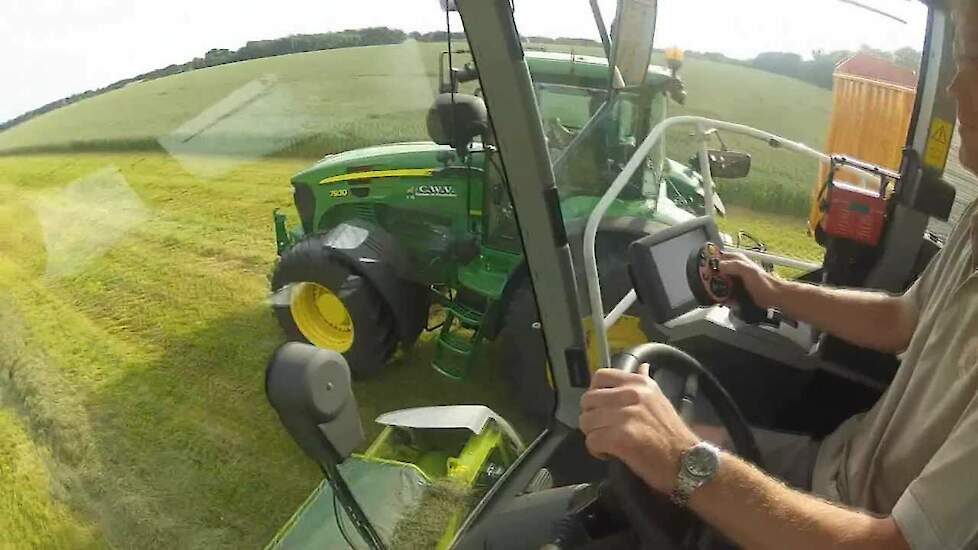 Inside the cab Claas Jaguar 930  Trekkerweb