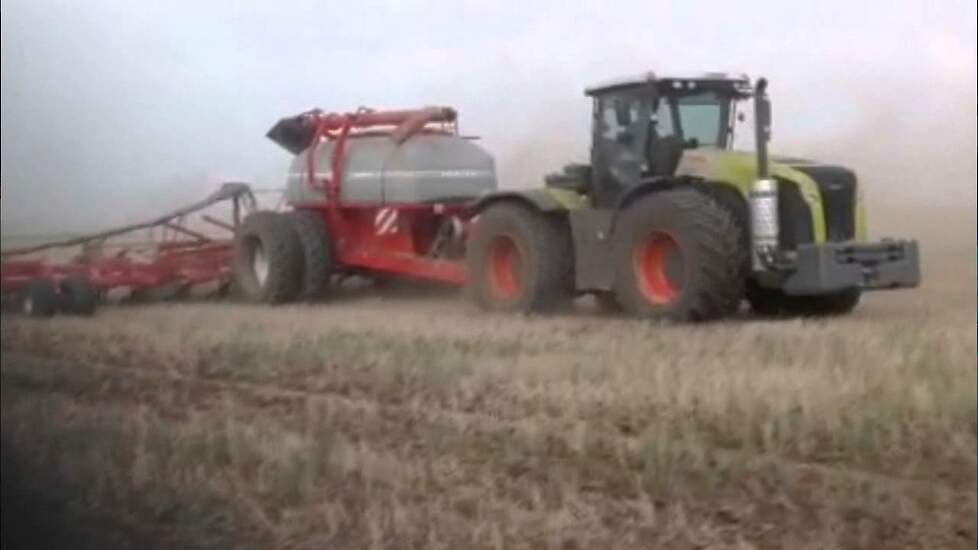 Claas Xerion 4500 met Horsch Sprinter NT - Trekkerweb