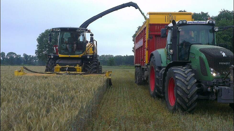 Gehele Plant Silage (G.P.S.) door Loonbedrijf Maas Markelo Trekkerweb