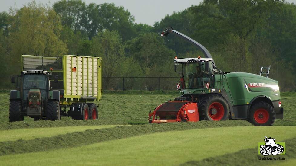 Fendt Katana 65 hakselt met succes het eerste Nederlandse gras Trekkerweb