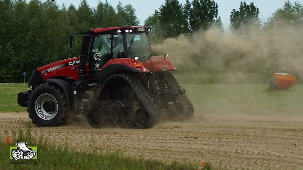 Case-IH Magnum Rowtrac 380 CVX rupstrekker Trekkerweb