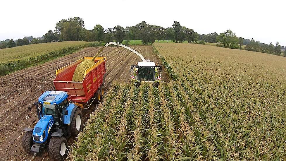 Loonbedrijf de Weer maïsoogst bijna aan de kant - Trekkerweb