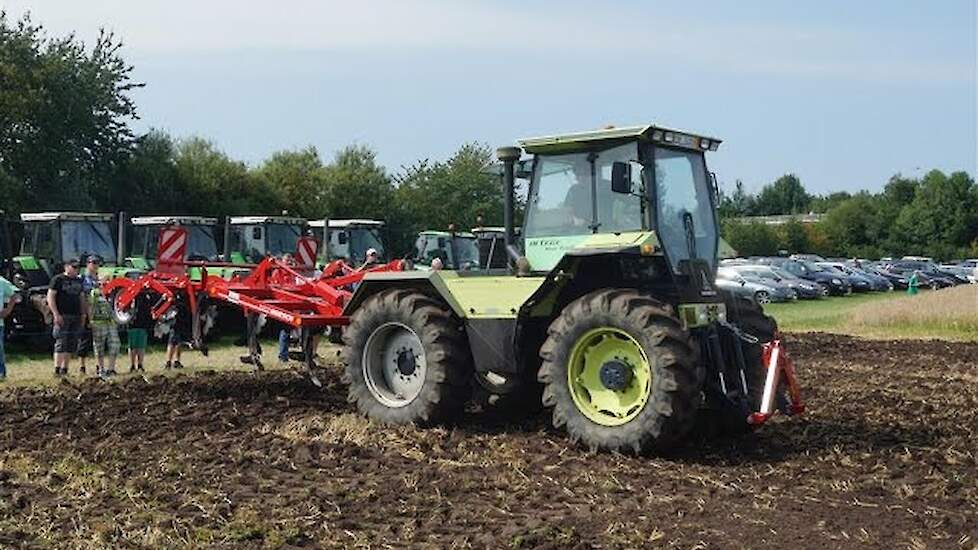 Deutz-Fahr liefhebbers bij Historischer Feldtag 2015 Treckerclub Nordhorn Duitsland Trekkerweb