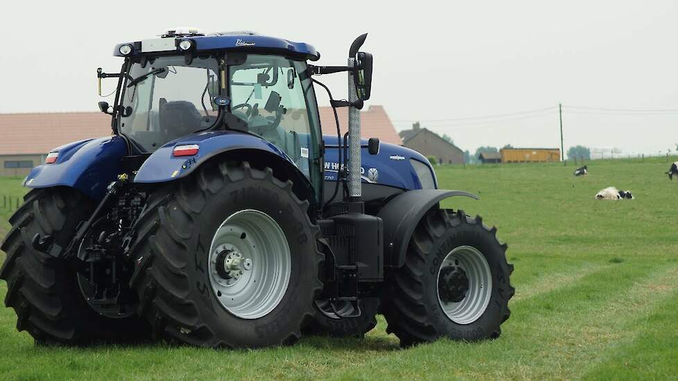 New Holland T7.270 op banden van Mitas SFT en Conti SVT een en de zelfde band Trekkerweb