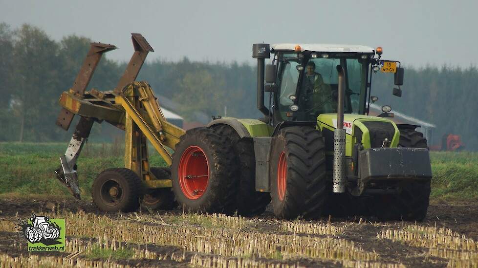 Grondverbetering met Claas Xerion 3300 Trac VC en getrokken woelpoot Trekkerweb