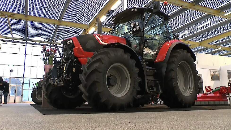 Uitleg Deutz - Fahr 6140 TTV in Same kleuren van Loonwerkersbedrijf Fa.Gebr.de Groot Trekkerweb