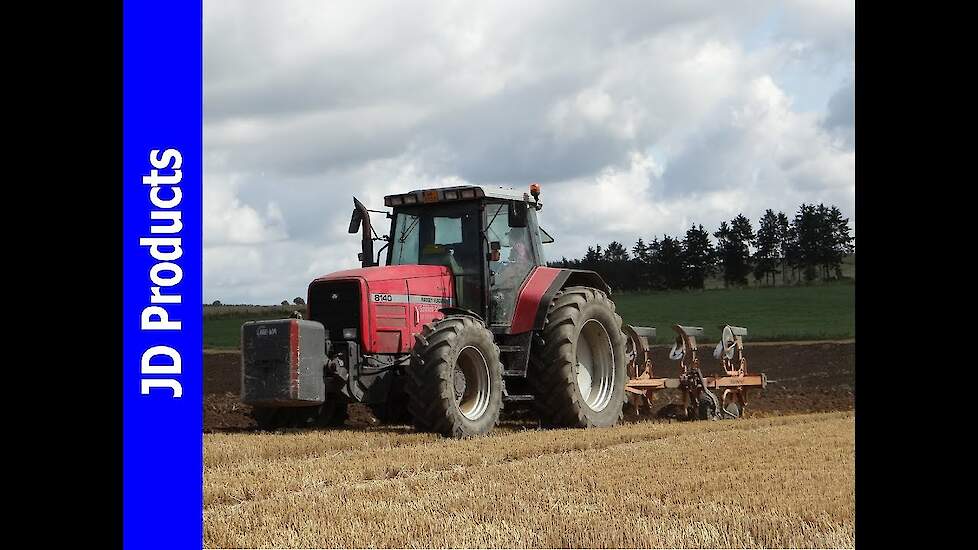 Massey Ferguson 8140/Luxemburg/Ploegen/Ploughing/Pflügen/Schickes Schruppen