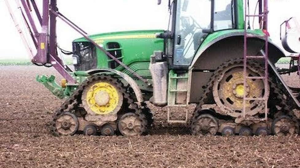 John Deere 6830 met Soucy Tracks - Trekkerweb.nl