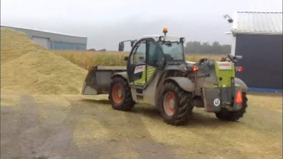 Loonbedrijf Louwerse uit Serooskerke (Z) met CLAAS Jaguar 940 en Orbis 600 8-rijer Trekkerweb