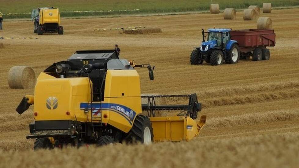 Nieuwe New Holland TC5070 combine Trekkerweb testdrive