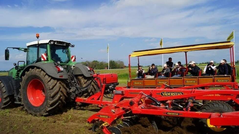 Grondbewerkings machines demo Väderstad Zweden Trekkerweb