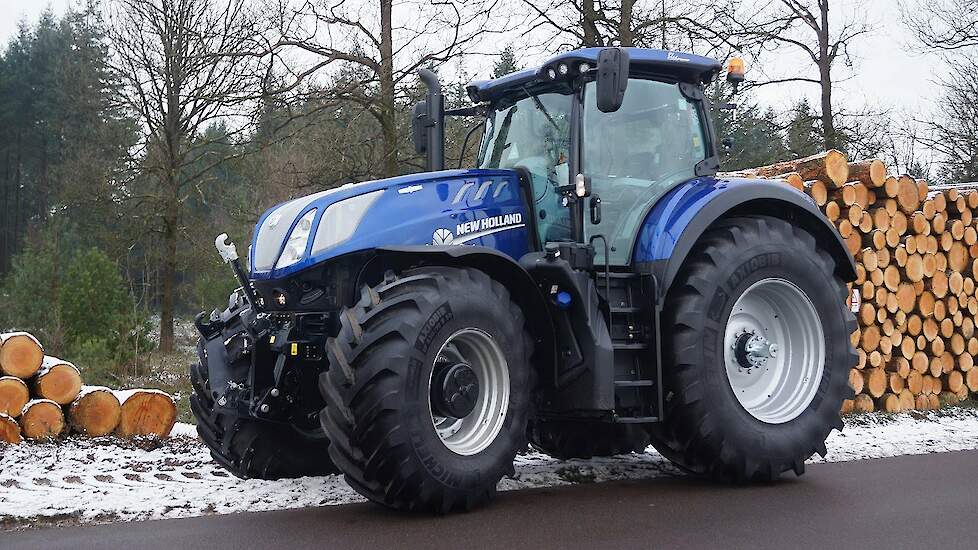 Test drive New Holland T7.315 HD Blue Power Heavy Duty van New Holland Trekkerweb primeur new