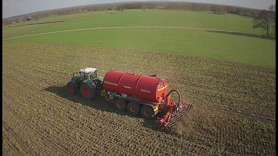 Loonbedrijf Postel bouwland bemesten Fendt 924, Schuitemaker Robusta en Evers bemester Trekkerweb