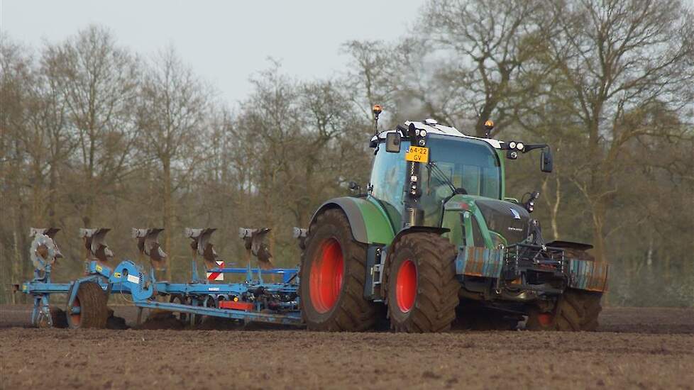 Fendt Ploegen Met Lemken Varitansanit Een Schaar Wentelploeg En Fendt Vario