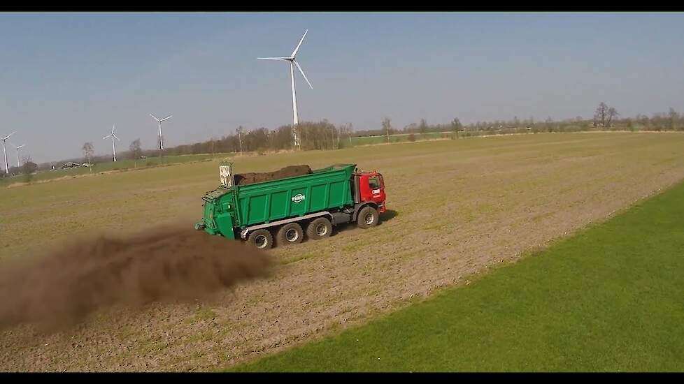 Tolkamp Agritransport met Ginaf en Tebbe compost strooien Trekkerweb quadcopter