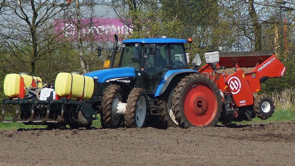 Razendsnel aardappelen poten met Miedema CP42 Trekkerweb