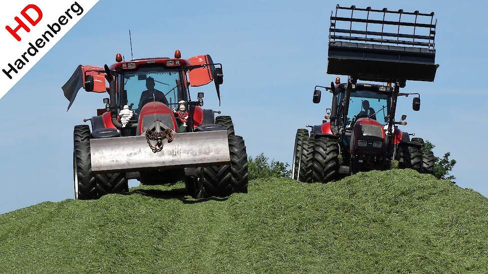 Gras inkuilen | 2016 | New Holland FR600 + Valtra + Case | Grass silage | NAP | Heerikhuize | NL.