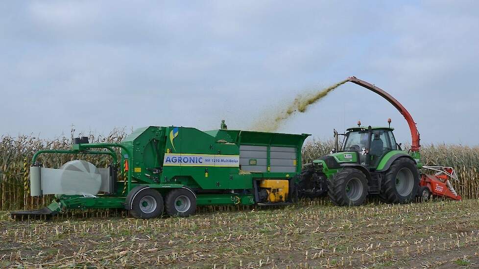 Unieke AGRONIC haksel-perswikkelcombi Trekkerweb Field harvesting, baling & wrapping in one pass