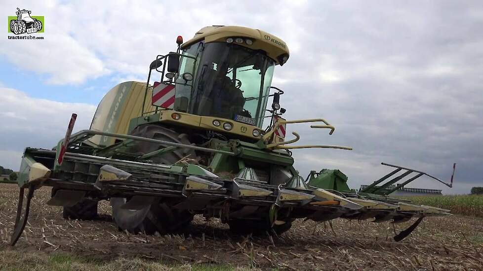 Krone BiGX 700 van loonbedrijf Bietenbeck snijmaïs hakselen voor Biogas installatie Trekkerweb