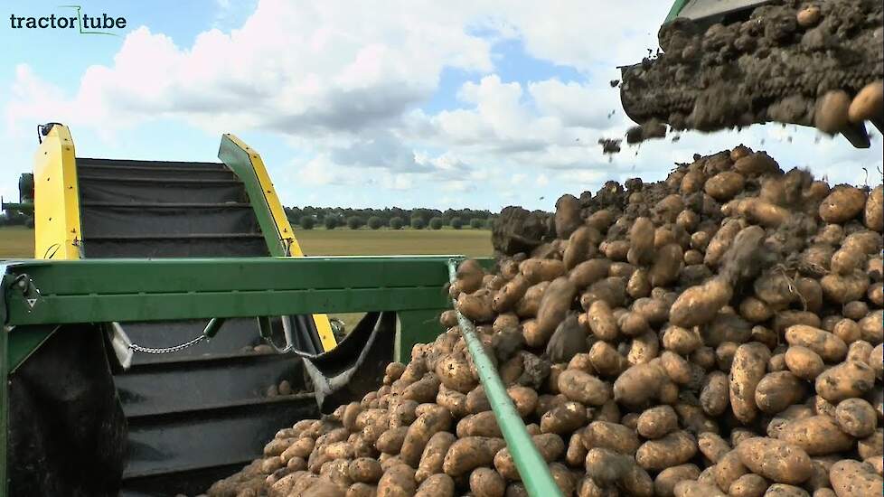 Uitleg van de Ploeger AR 4B op de Potato Europe 2013 - Interview - trekkerweb