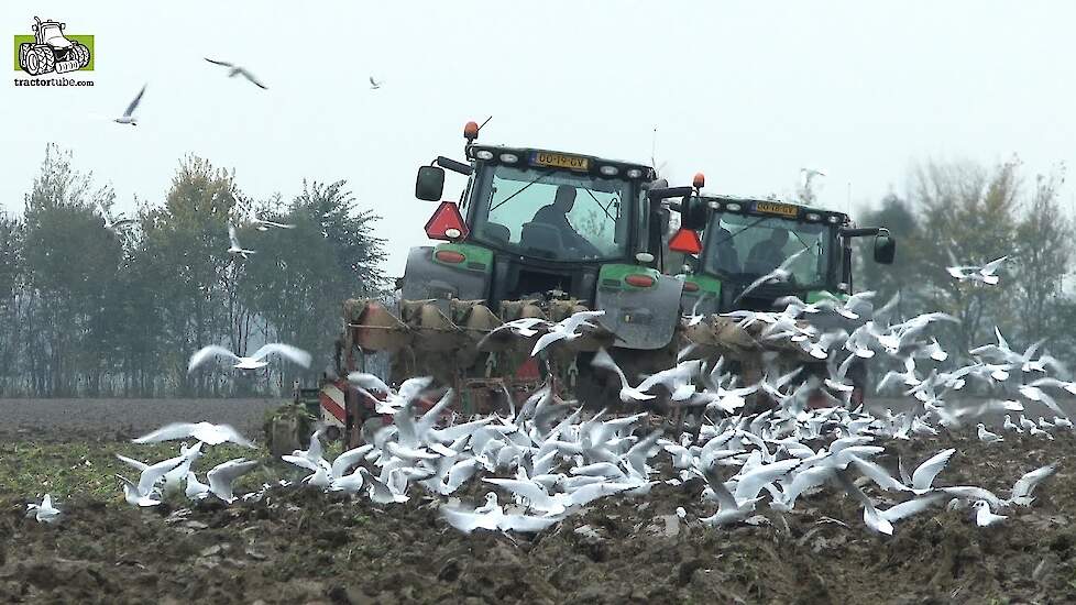 John Deere 6210R en Kverneland 5 schaar wentelploegen loonbedrijf Meiland uit Azewijn Trekkerweb