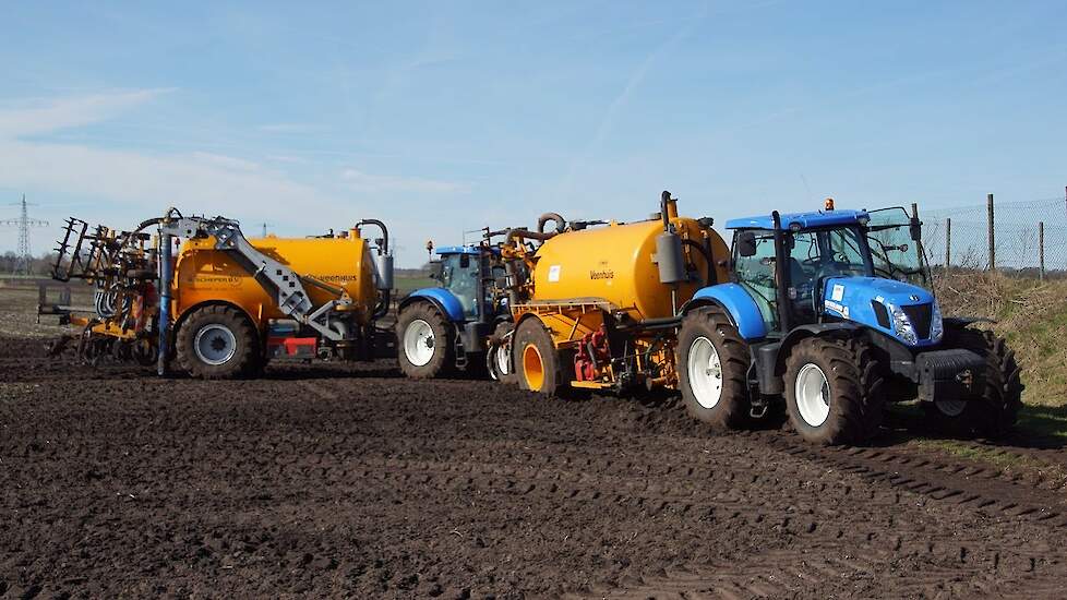 Maximaal in de mest met Veenhuis en New Holland  New Holland T7.260 en T7.235