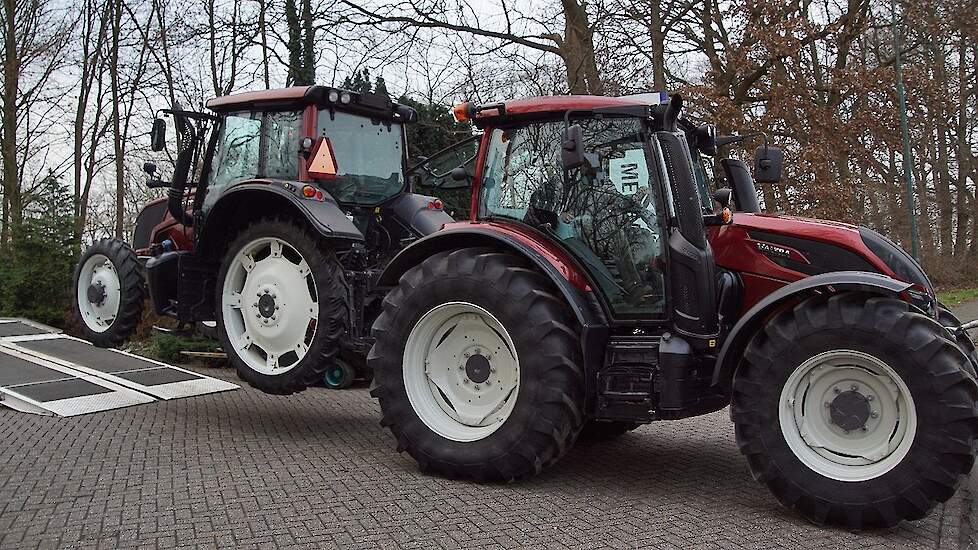 Gigantische hefvermogen  Valtra lifting capacity Trekkerweb