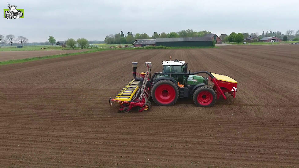 12 rijig maïszaaien met Väderstad Tempo V en Fendt Vario 714 Trekkerweb