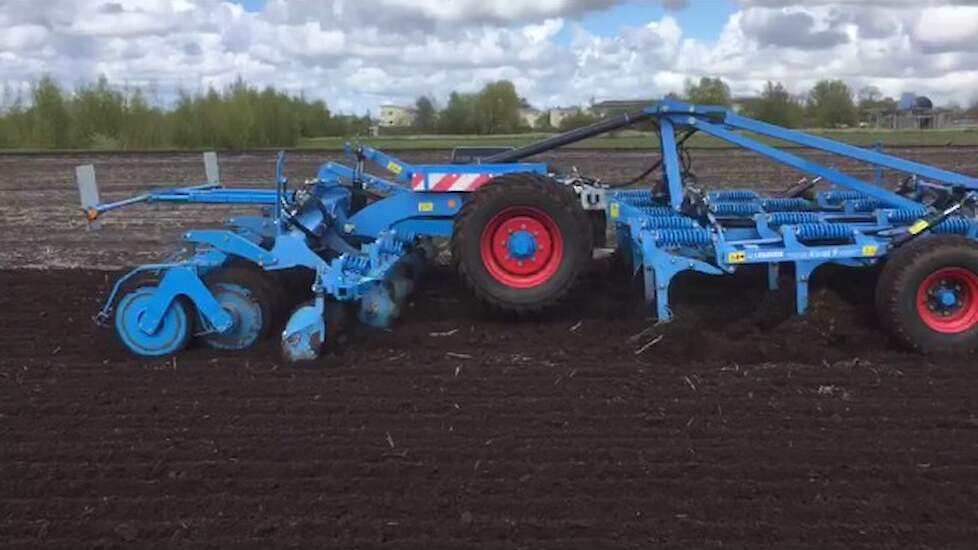 Lemken Karat 9/400 en Fendt 720 grond klaar leggen