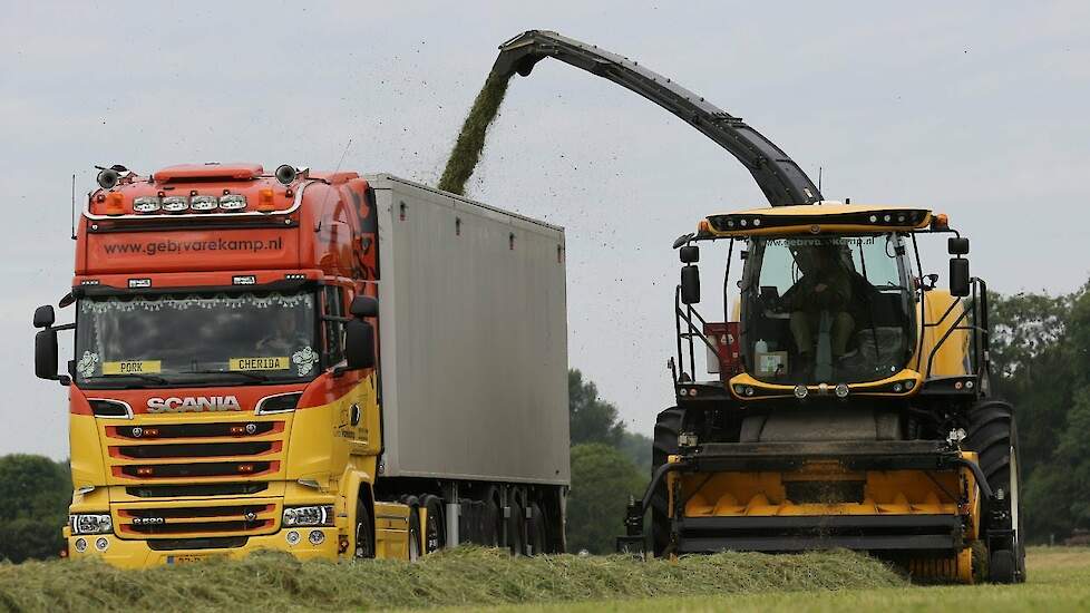 New Holland FR 550 Forage Cruiser NIR sensor loonbedrijf Gebr. Varekamp   Trekkerweb