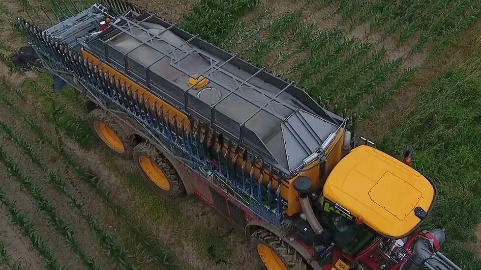 Zeer bijzondere Vredo in de maïs 26.000 en  6.000 liter Tank ?? Trekkerweb