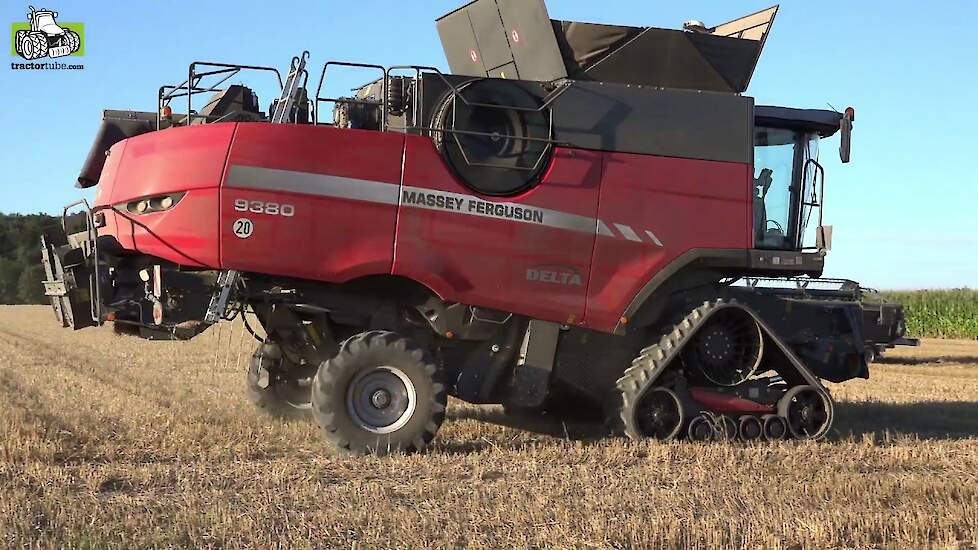 Massey Ferguson 9380 Delta combine op tracks in Duitsland Trekkerweb