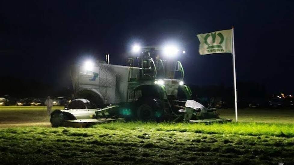 Krone demo by night Trekkerweb