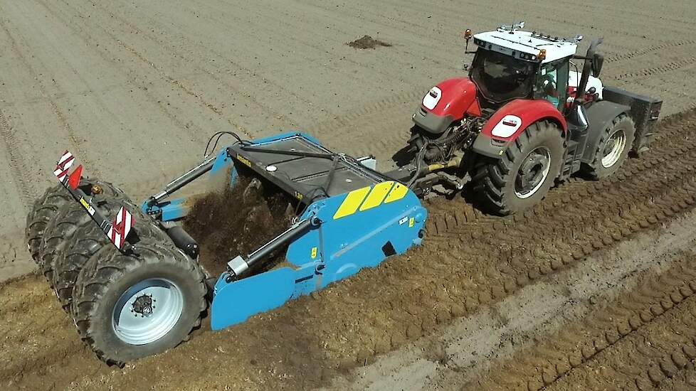 Imants spitmachine met werkdiepte tot 135 centimeter in actie Trekkerweb