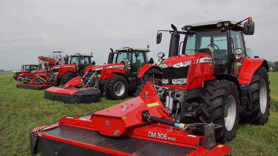 Full liner Massey Ferguson tour bij mechanisatie bedrijf D. Kuipers B.V. in Witmarsum Trekkerweb