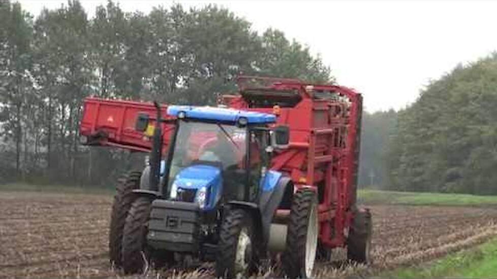 AARDAPPELS ROOIEN 2017 NEW HOLLAND T 6020 GRIMME DR 1500 NEW HOLLAND T 7.170