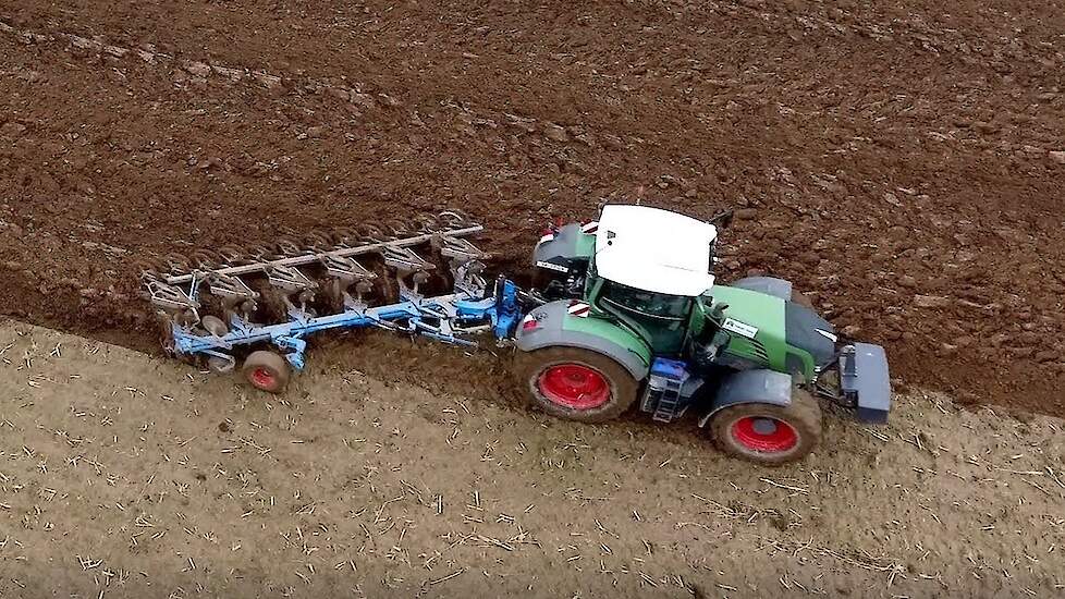 Fendt 930 Vario met Lemken zes schaar wentelploeg maïsland ploegen 2018 Trekkerweb