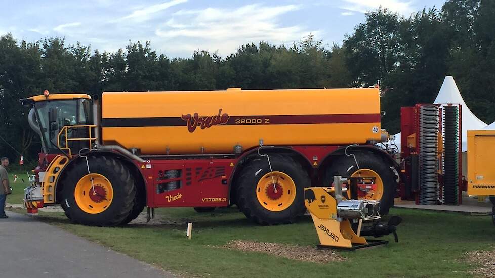 Trekkers en machines verlaten terrein Agrotechniek Holland 2016 Trekkerweb farmshow