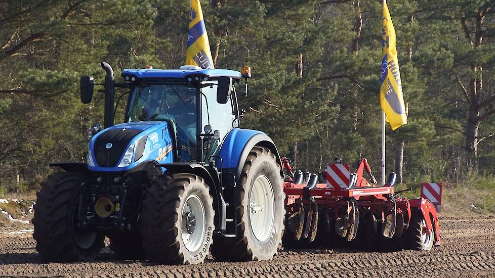 Gebruikerstraining GPS PLM van New Holland rijders bij IPC in Schaarsbergen Trekkerweb